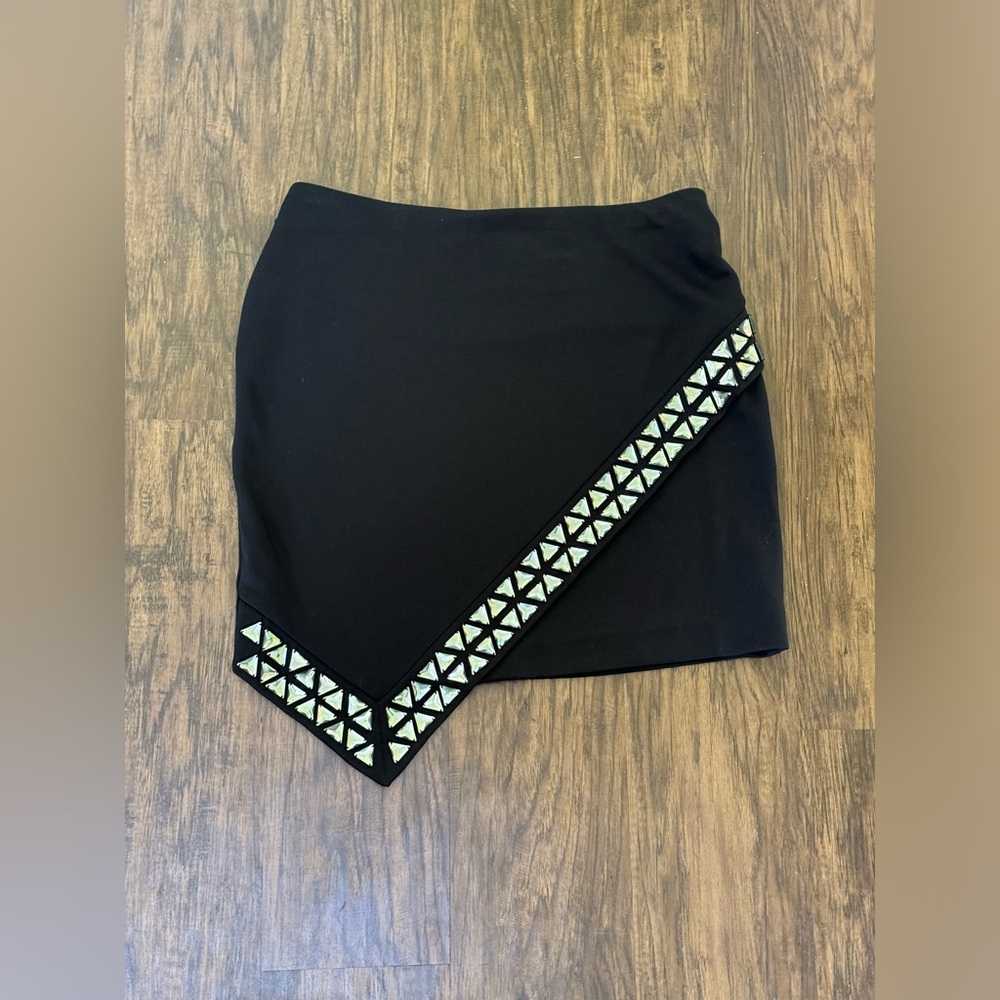 Express skirt with stone embroidery size M brand new without tag